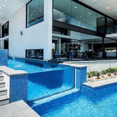 Instalação fácil Design de piscina acrílica para casa de campo Natação interior Decoração de fundo clara
