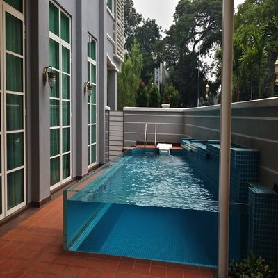 Demandas do cliente Piscina exterior retangular com fibra de carbono e fibra de vidro