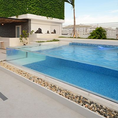 Experimente os benefícios do gerador de cloro de sal AUPOOL para a sua piscina acima do solo
