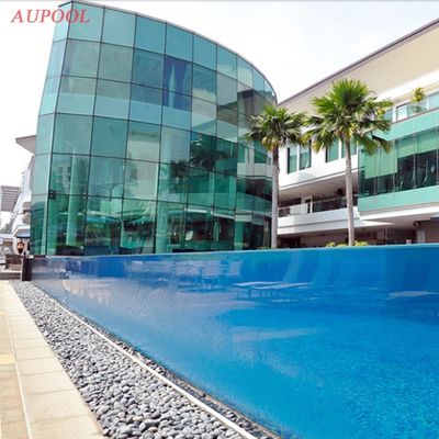 Piscina para pátio traseiro Transmissão de luz acrílica infinita Spa de natação de fibra de vidro transparente