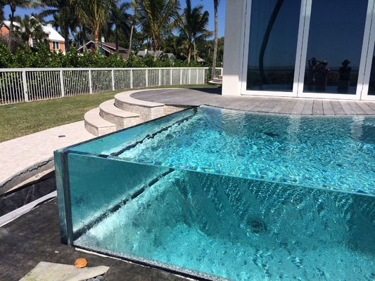 Folhas de piscina acrílicas de alta transparência para design de piscina personalizado dentro da AUPOOL