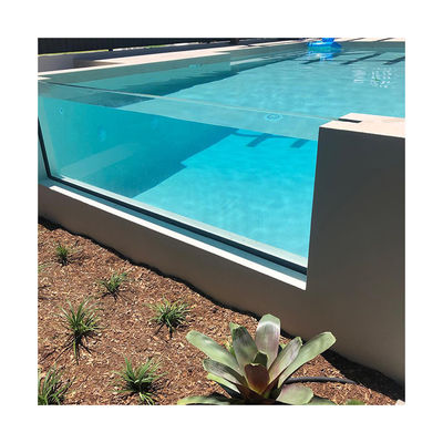 Transforme seu quintal em um resort privado com uma piscina acrílica transparente