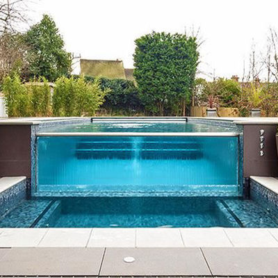 Piscina interior com a luxuosa piscina de fundo preto personalizada da Aupool