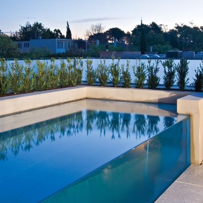 Piscina acrílica transparente com alta transmissão de luz 93% e painel transparente